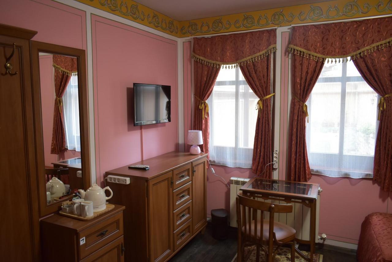 Family Hotel At Renaissance Square Plovdiv Luaran gambar