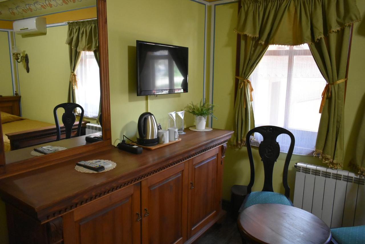 Family Hotel At Renaissance Square Plovdiv Luaran gambar