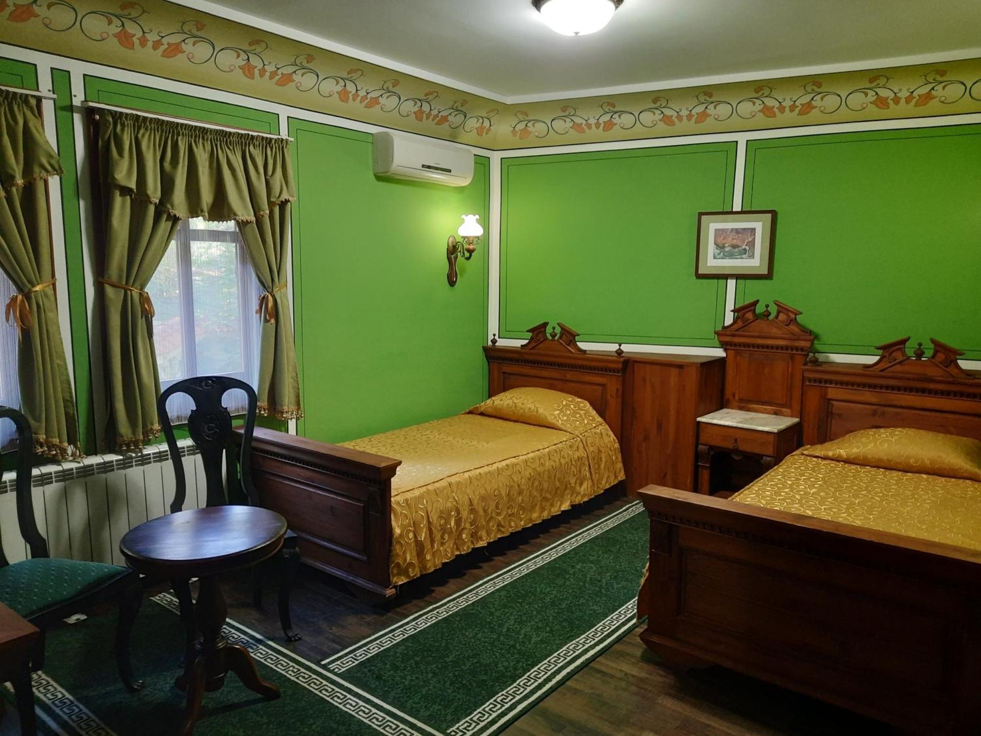 Family Hotel At Renaissance Square Plovdiv Luaran gambar
