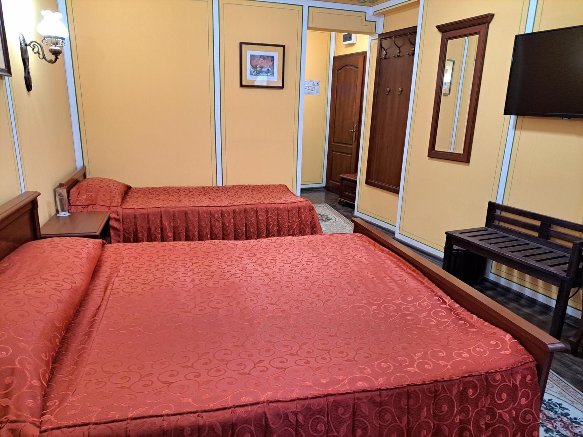 Family Hotel At Renaissance Square Plovdiv Luaran gambar