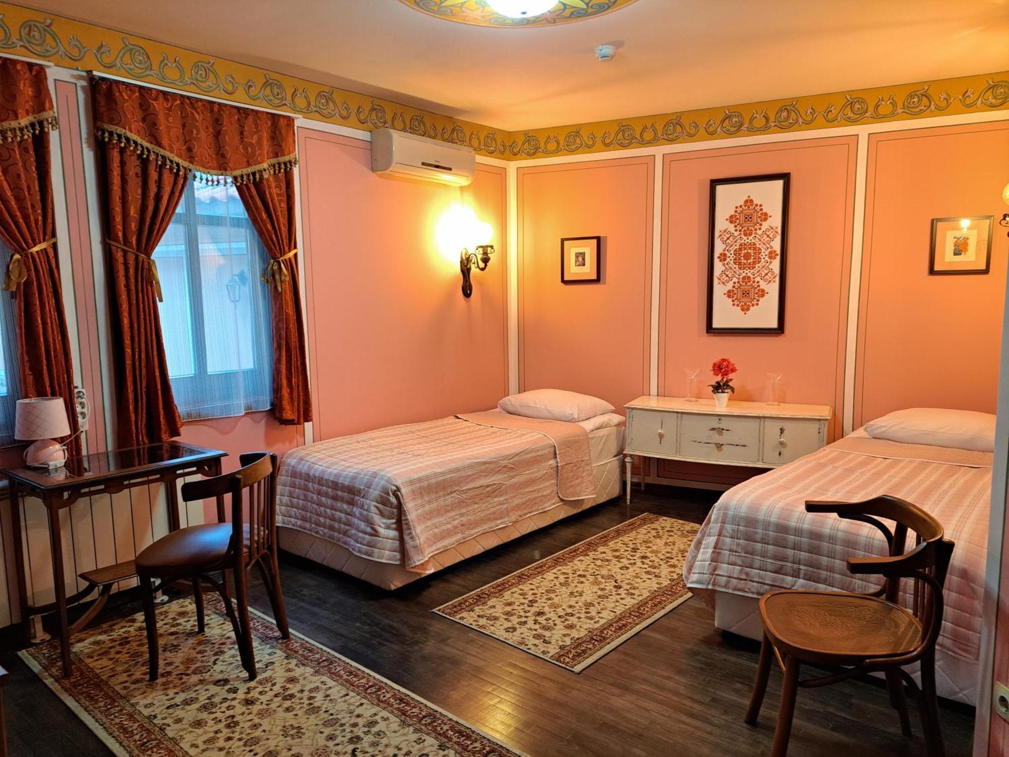 Family Hotel At Renaissance Square Plovdiv Luaran gambar