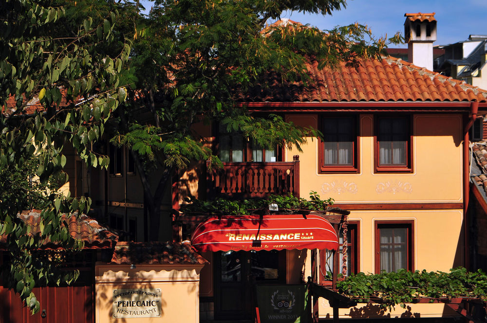Family Hotel At Renaissance Square Plovdiv Luaran gambar